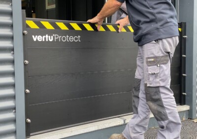 Installation d'une barriere anti inondation de la société Vertu-protect