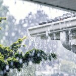 De fortes pluies qui s'abattent sur une habitation